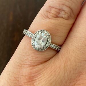 Pandora retired oval sparkle halo ring